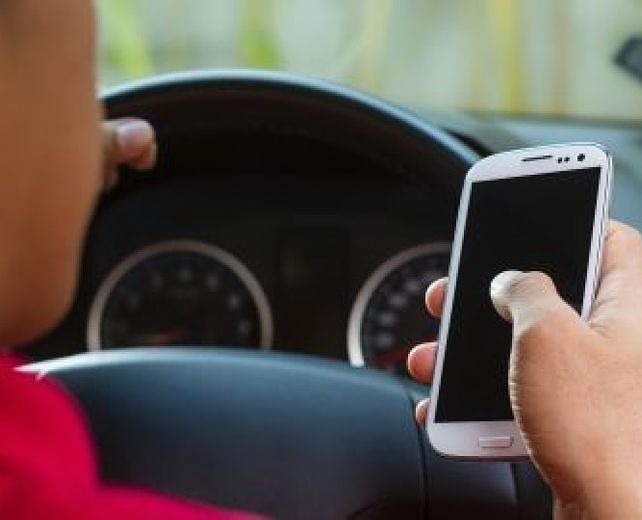 23102014 cellulcare alla guida 23102014 cellulcare alla guida