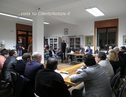 Nicola-Salati foto - 23112012 comitato poste cilento