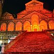 Spettacoli-eventi foto - 23112017 Duomo di Amalfi in rosso per 25 novembre