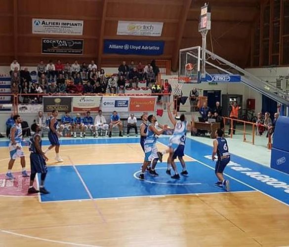 23112018 new basket agropoli foto