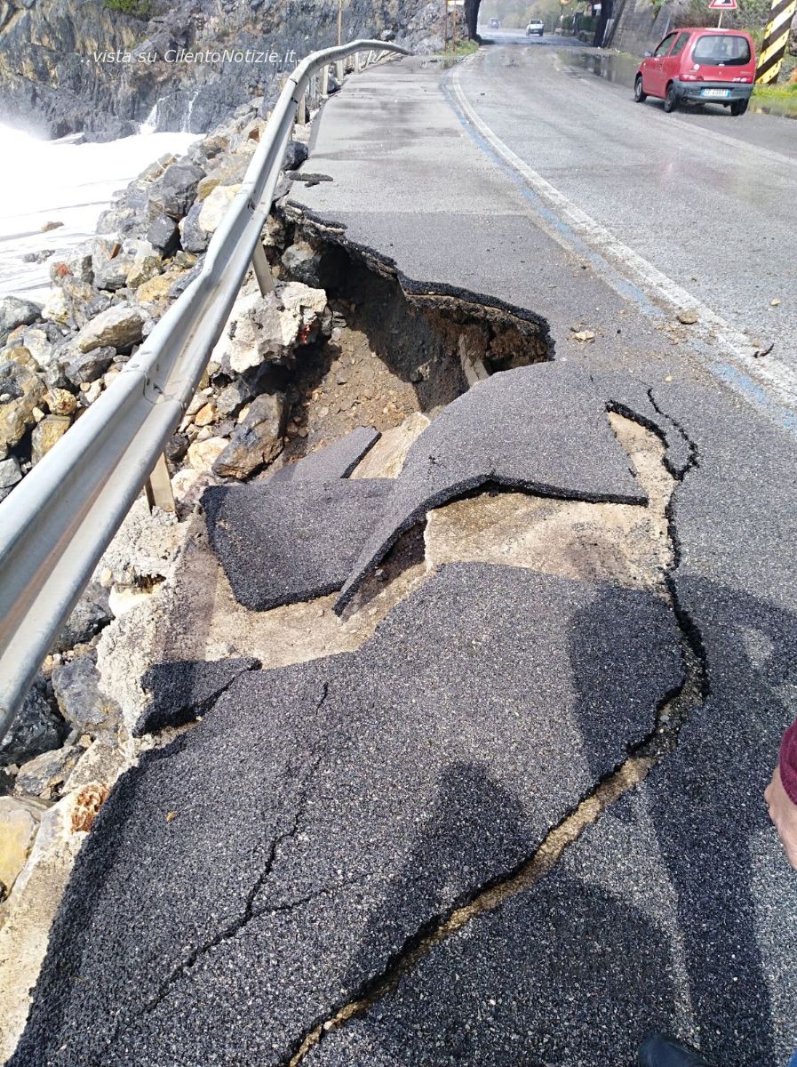 strada mingardo distrutta mareggiate