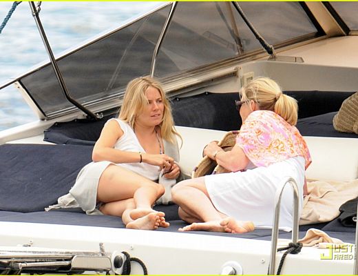 24062013 sienna miller balthazar positano