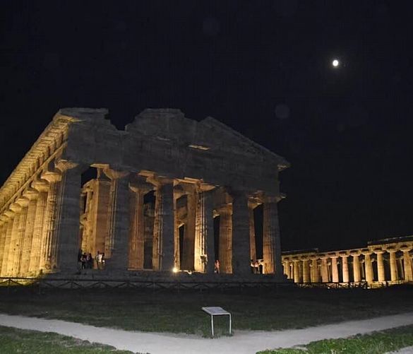 24072019 paestum di notte