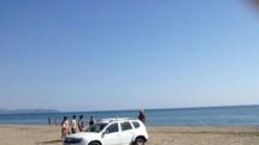 24082017 suv in spiaggia