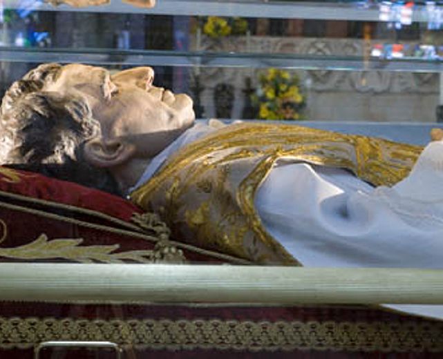 24092013 don bosco urna 2