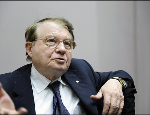 24102012 Luc Montagnier a Salerno