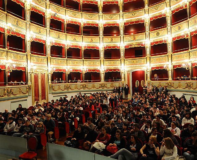 24102013 teatro verdi di salerno
