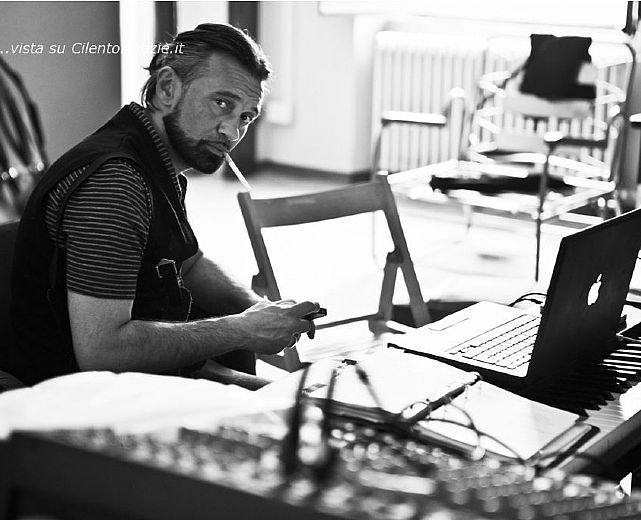 24102014 john de leo