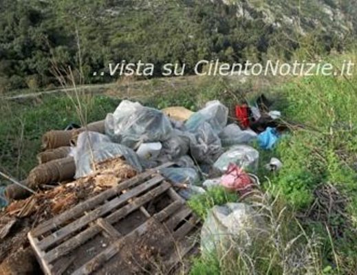 24112012 rifiuti tricolore