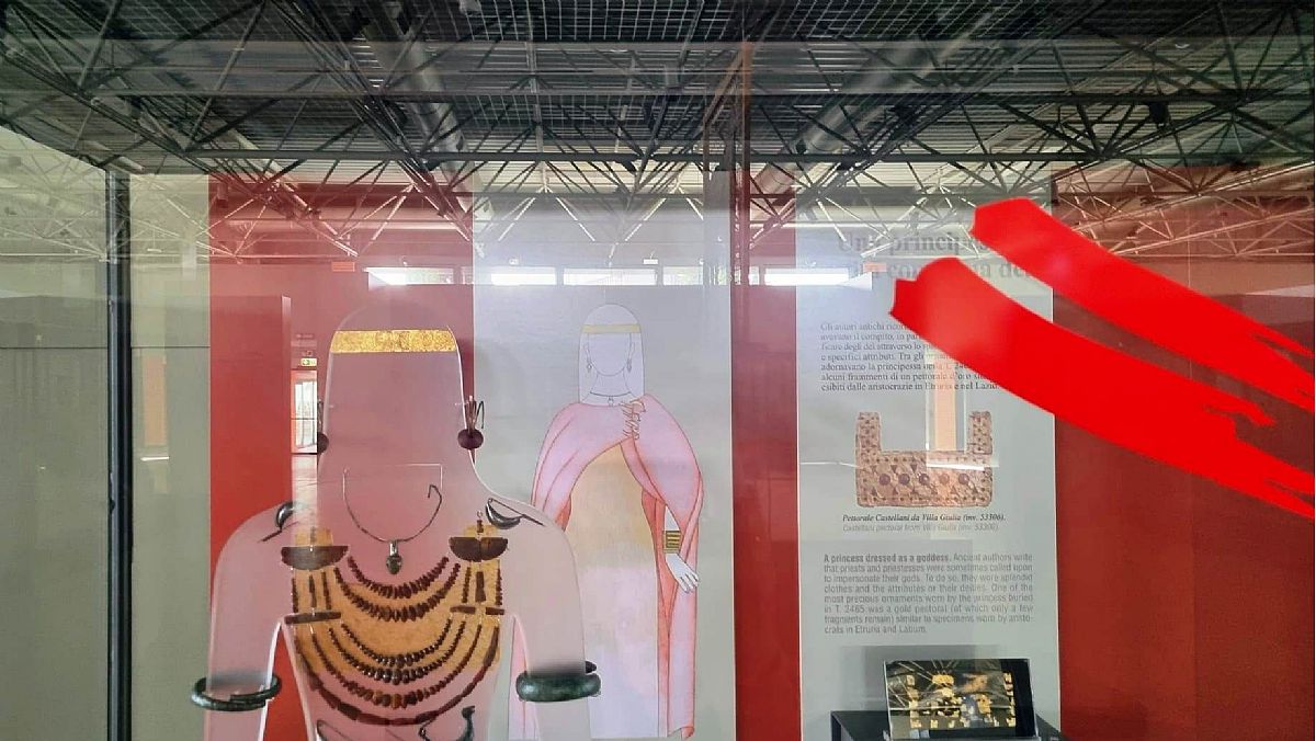 24112023 foto museo di pontecagnano tomba della principessa con segno rosso