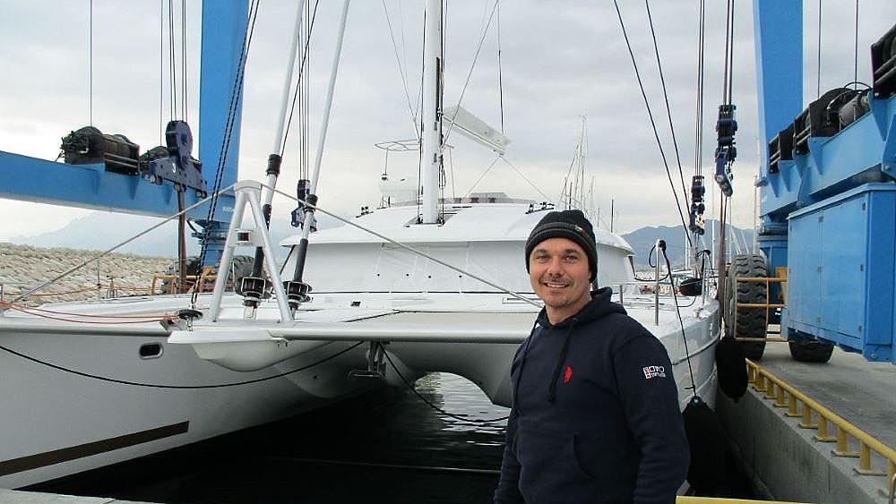 25012017 Massimo Tranfaglia nel porto di Agropoli con un catamarano 2