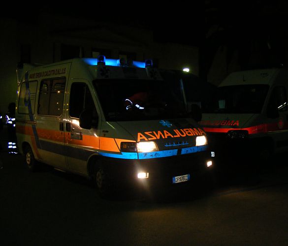 25042016 ambulanza notte 2