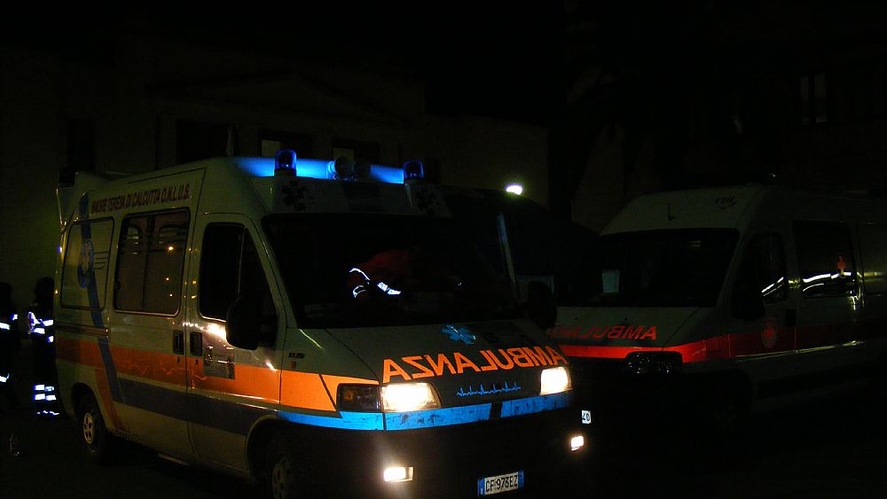 25042016 ambulanza notte 2