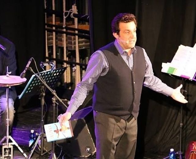 25052015 insinna a teatro