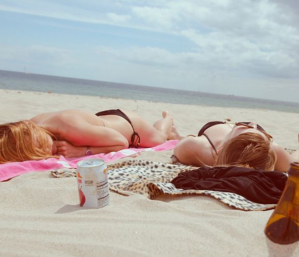 25072016 ragazze sole mare