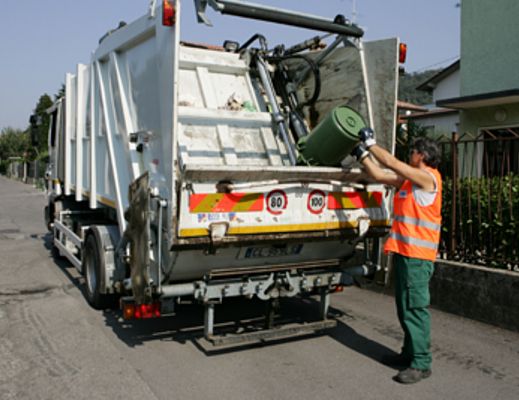 25082013 raccolta rifiuti solidi urbani