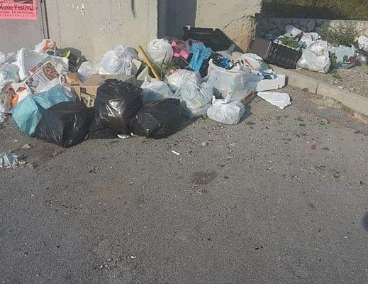 25092015 spazzatura quartiere