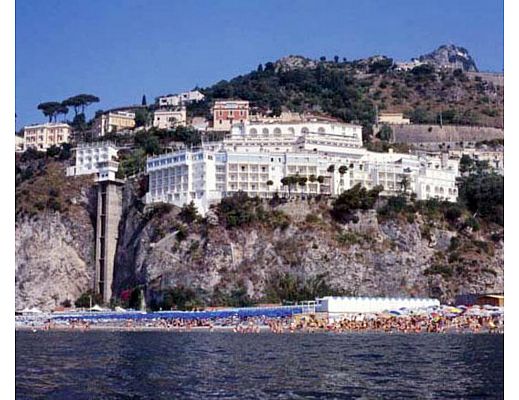 25102013 Lloyd Baia Hotel vietri sul mare