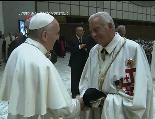 25102013 Papa Francesco e Giovanni Napolitano Luogotenente OESSG