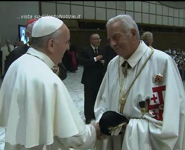 25102013 Papa Francesco e Giovanni Napolitano Luogotenente OESSG