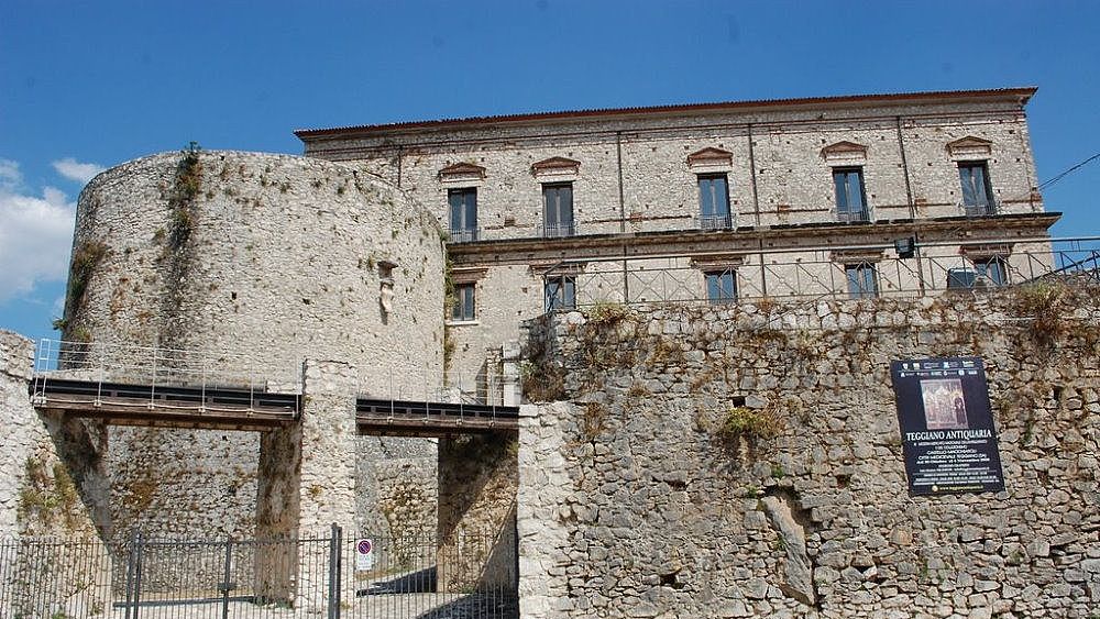25102019 Castello Macchiaroli Teggiano Antiquaria