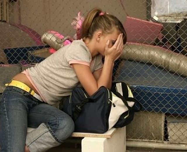 26022014 ragazza con le valige