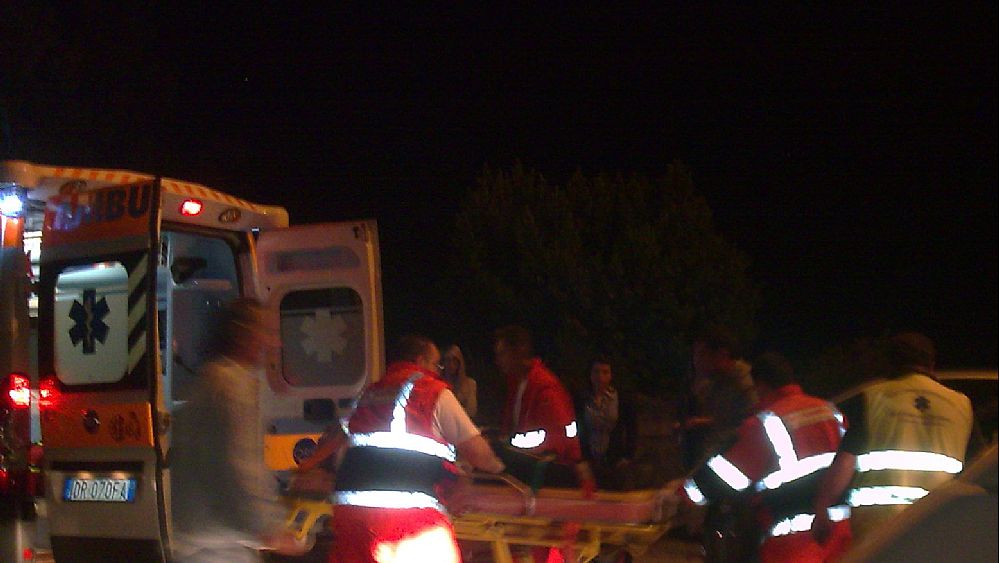 26022019 ambulanza notte 26022019 ambulanza notte