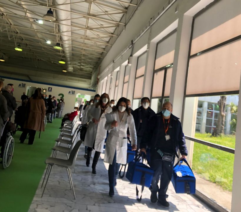 medici vaccini covid 