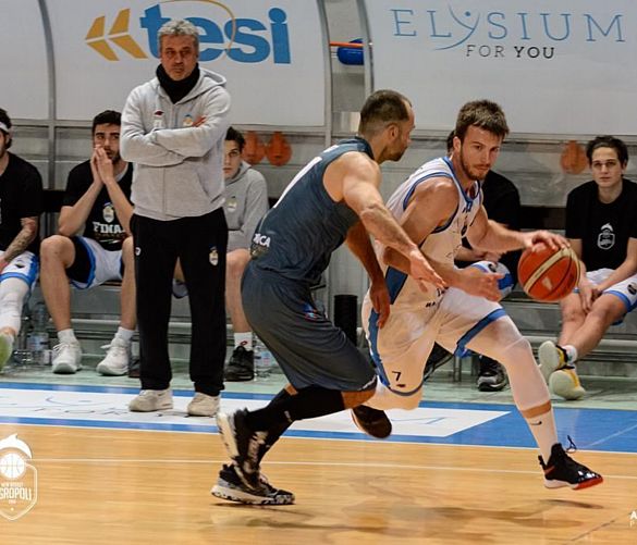 26032021 new basket agropoli foto