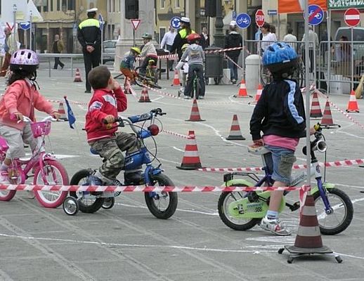 26052014 bimbi in bici