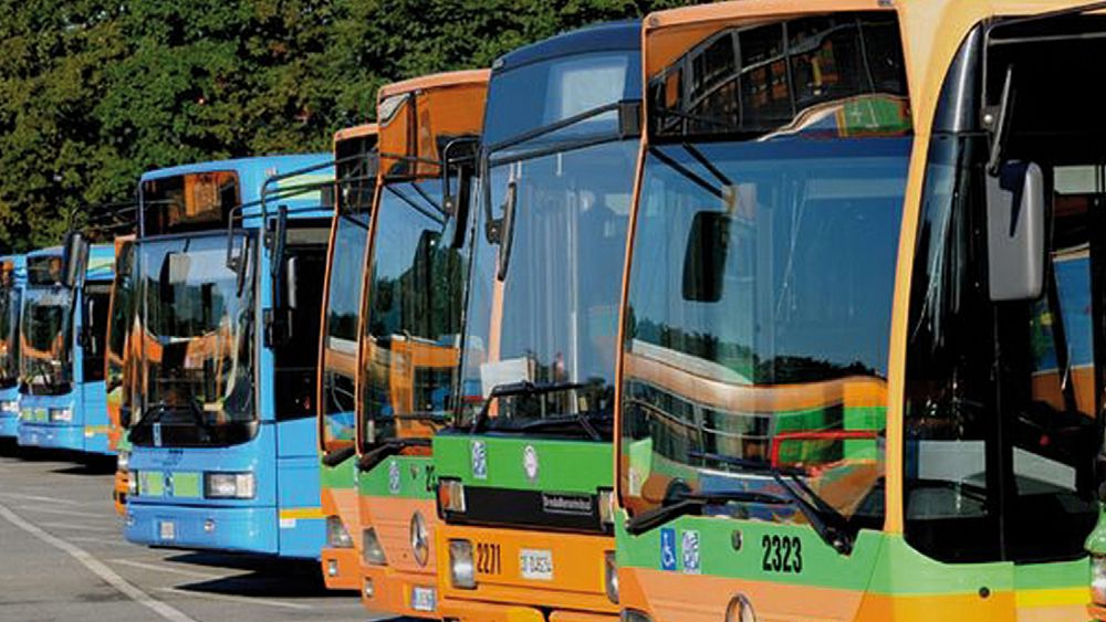 26072016 autobus parcheggiati