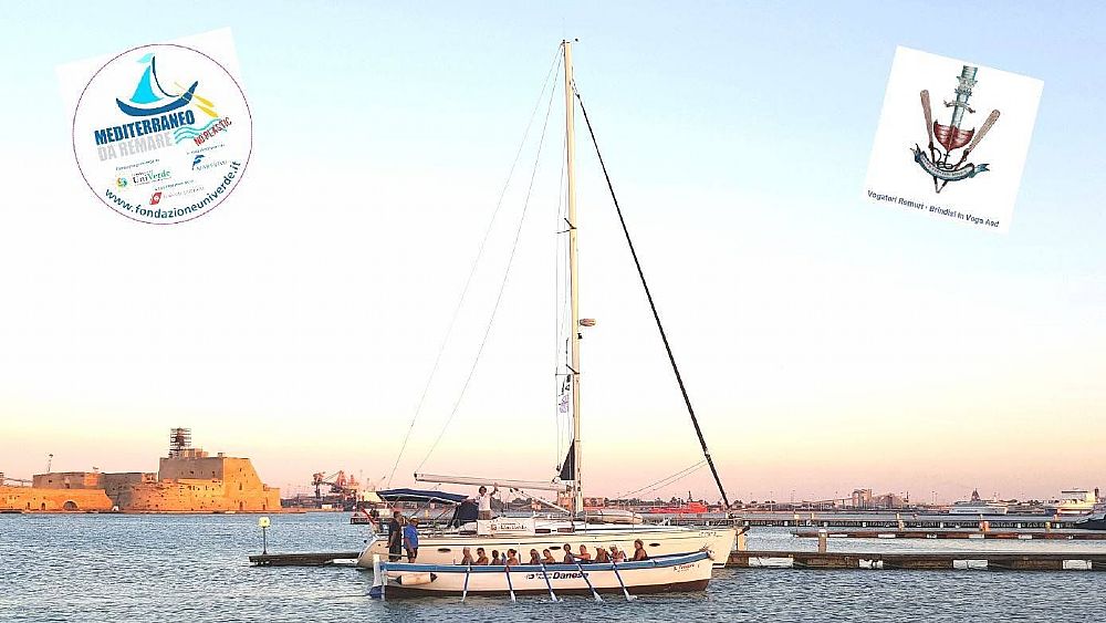 26082017 La barca a vela di mediterraneo da remare