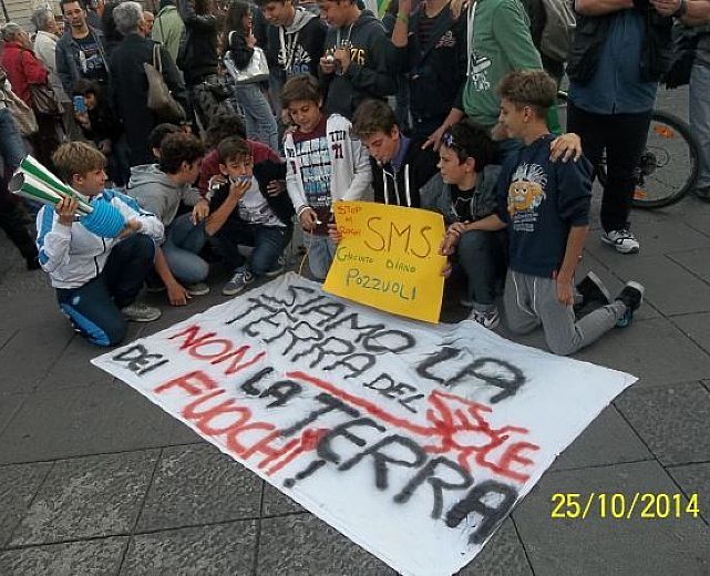 26102014 contro terra dei fuochi