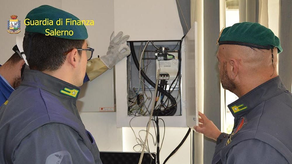 26112018 allaccio abusivo corrente