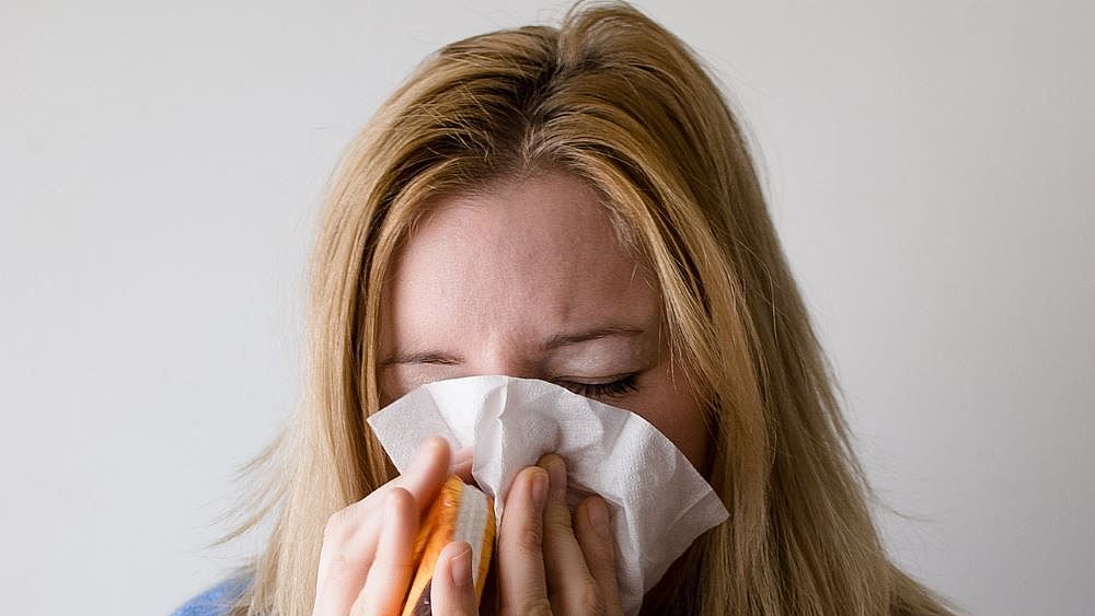 26122017 influenza donna raffreddata