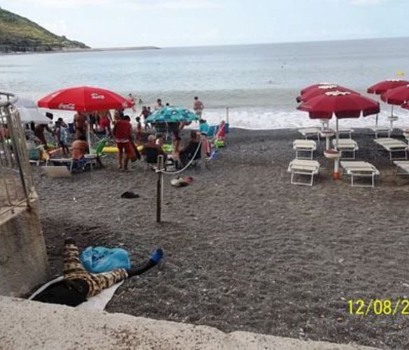 Paolo-Abbate foto - 27032017 spiaggia con lidi