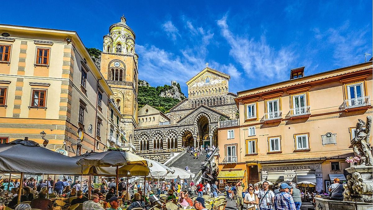 27032024 amalfi piazzetta