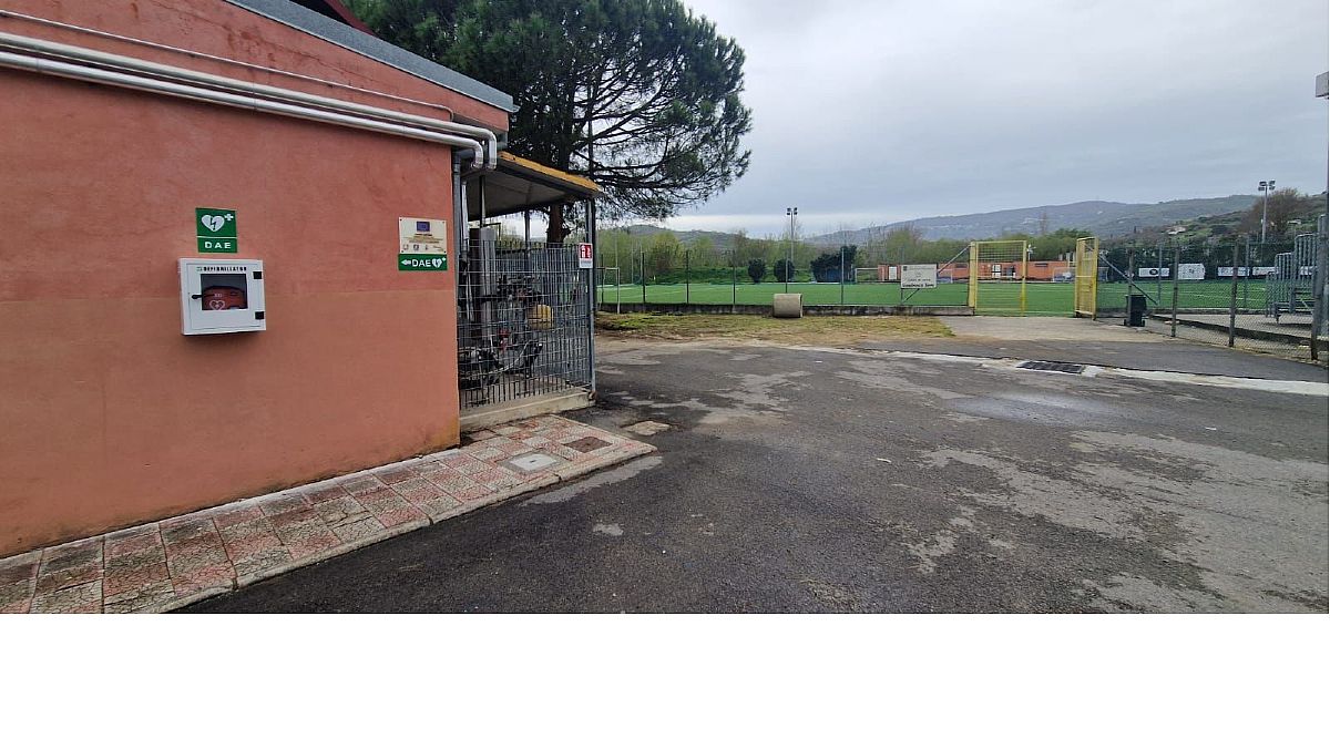 27032024 uno dei defibrillatori stadio guariglia 27032024 uno dei defibrillatori stadio guariglia