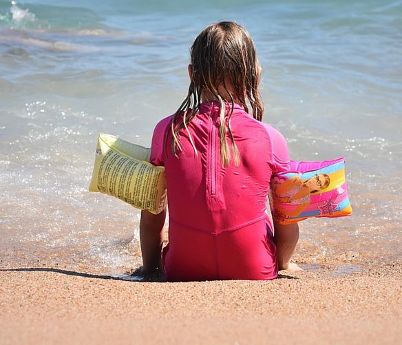 27042017 bambino in spiaggia