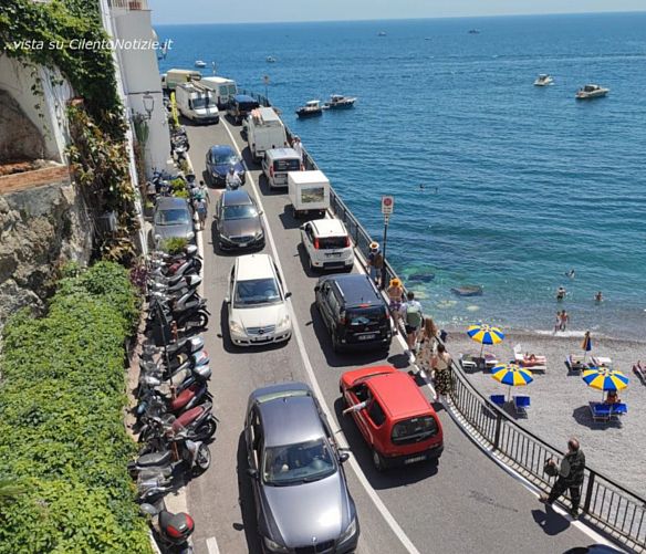 27042024 traffico costiera amalfitana