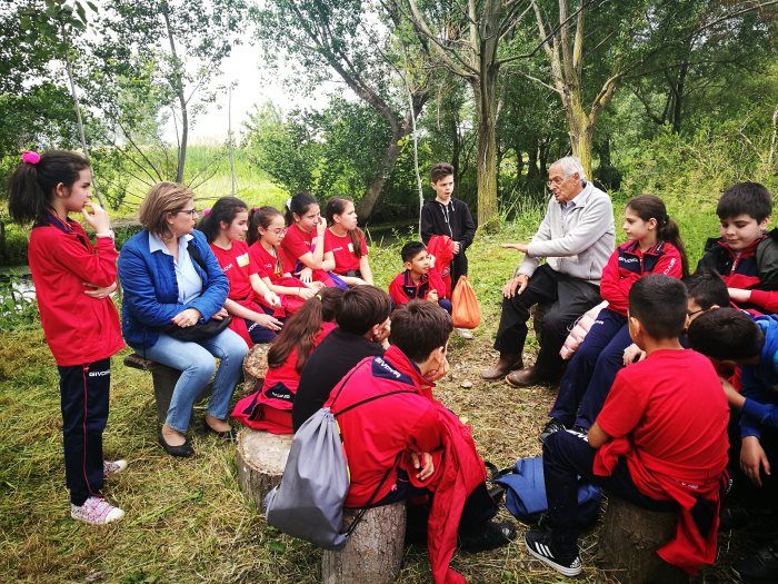 foto alunni al fiume sarno