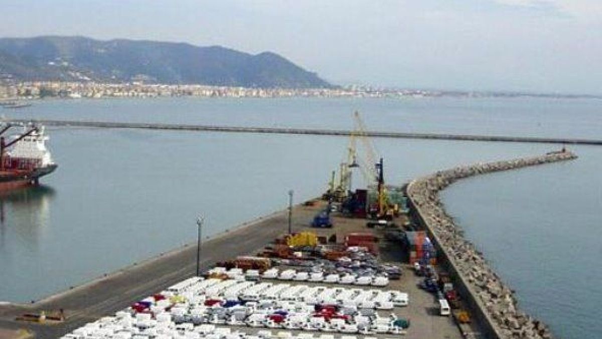 27052024 molo manfredi al porto di salerno