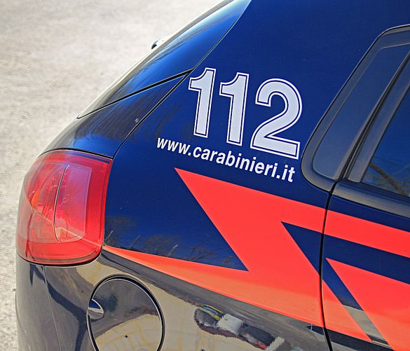 27062017 auto carabinieri