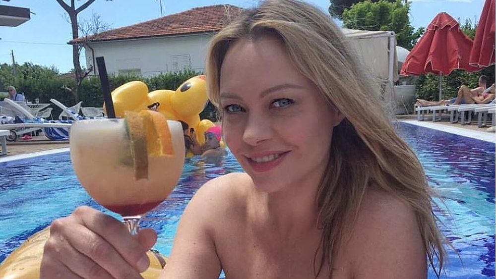 27062018 anna falchi estate