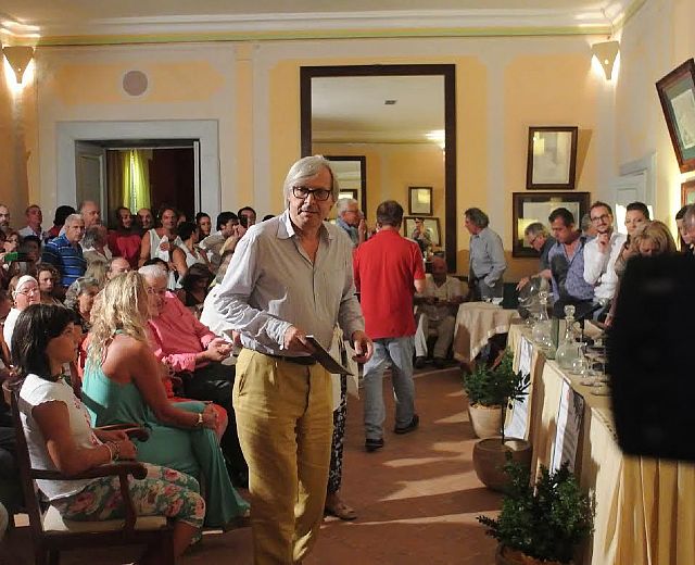 27072015 sgarbi a vatolla