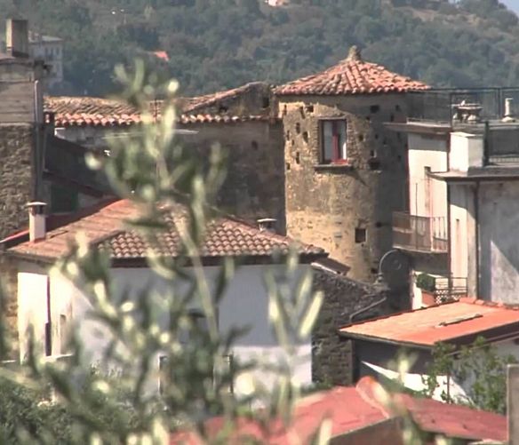 27082019 castello vatolla torre e borgo