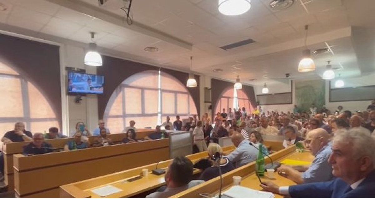 Ospedale Agropoli, il Pronto Soccorso resta chiuso: fumata nera in Consiglio. La voce degli amministratori