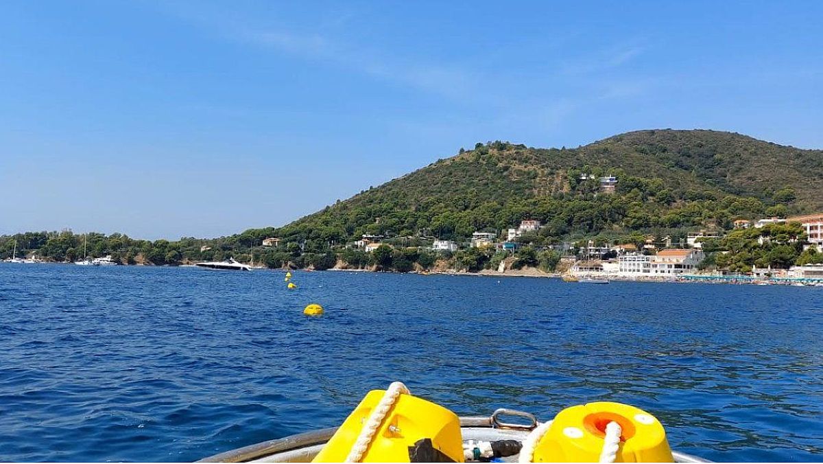 27082025 installazione boe ogliastro marina 27082025 installazione boe ogliastro marina