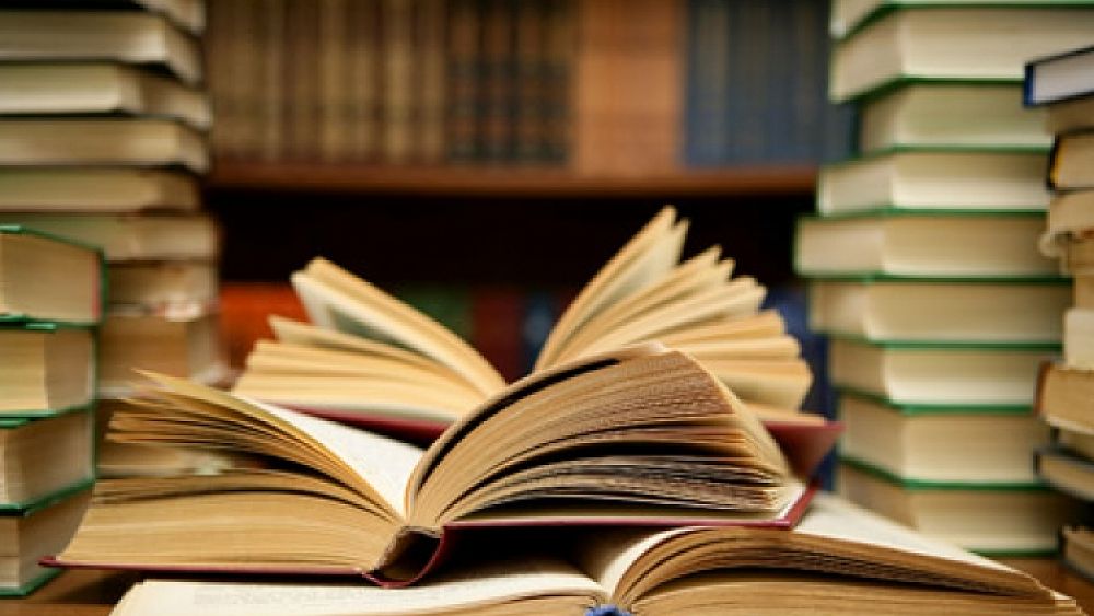 27102016 un libro al mese