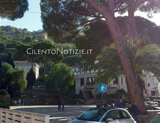 27112015 municipio e piazza a castellabate